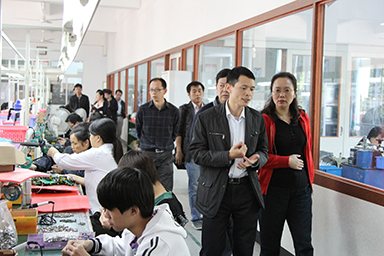 福建省委统战部副部长、省工商联党组书记王玲视察虹润公司