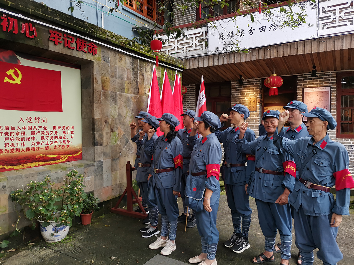 虹润公司党支部组织开展“寻找红色足迹，牢记初心使命”主题党日活动